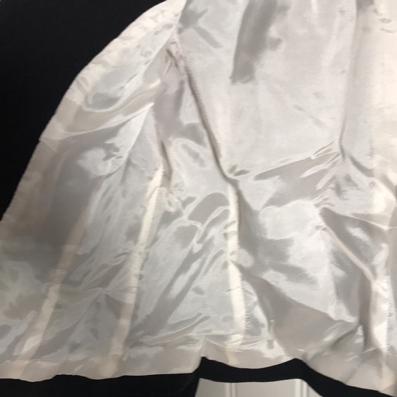 Linda Lundstrom cropped blazer with pearl accents - Picture 5 of 8